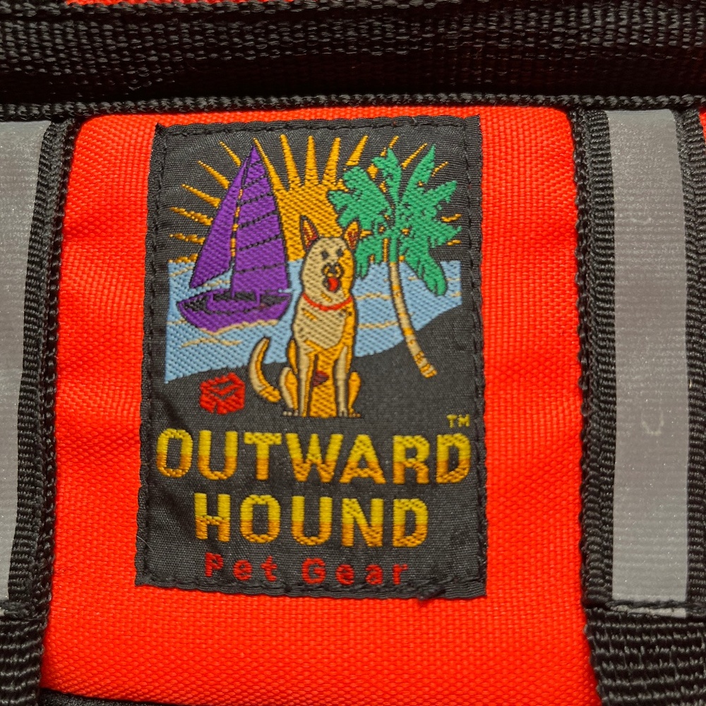 Outward Hound life small vest